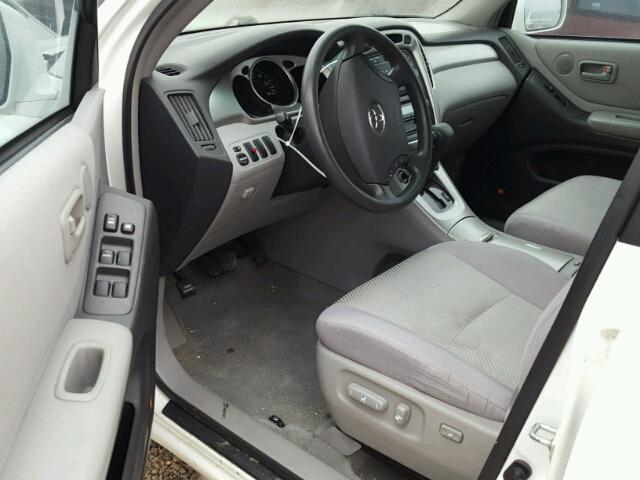 JTEGP21A650073146 - 2005 TOYOTA HIGHLANDER WHITE photo 9