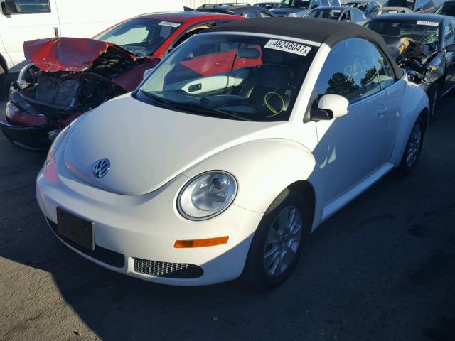 3VWRF31Y09M406475 - 2009 VOLKSWAGEN NEW BEETLE 白色 照片 2