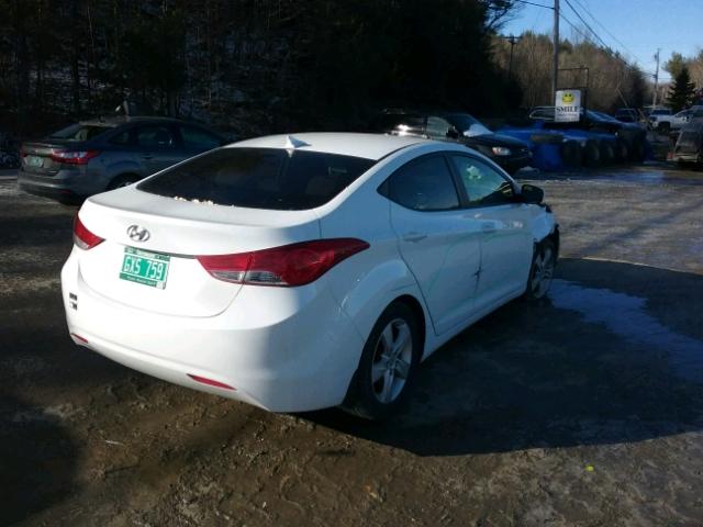 5NPDH4AE7CH105198 - 2012 HYUNDAI ELANTRA GL WHITE photo 4