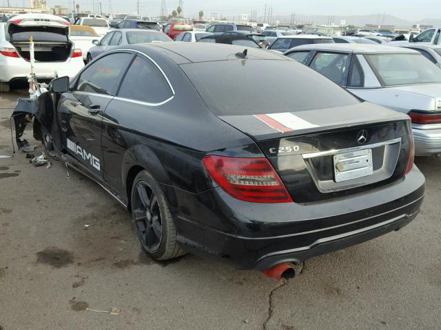 WDDGJ4HB4DG050976 - 2013 MERCEDES-BENZ C 250 BLACK photo 3