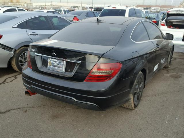 WDDGJ4HB4DG050976 - 2013 MERCEDES-BENZ C 250 BLACK photo 4