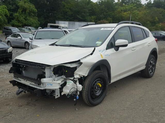 JF2GTADC8J8303905 - 2018 SUBARU CROSSTREK WHITE photo 2