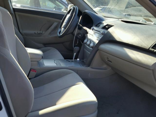 4T4BF3EK9AR003767 - 2010 TOYOTA CAMRY BASE WHITE photo 5