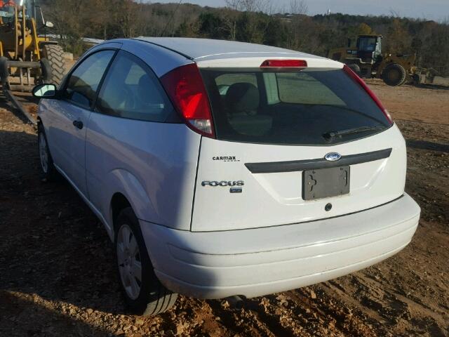 1FAHP31N27W293133 - 2007 FORD FOCUS ZX3 WHITE photo 3