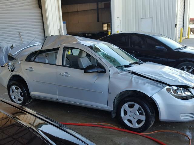 1G1AK58F687249936 - 2008 CHEVROLET COBALT LS SILVER photo 9