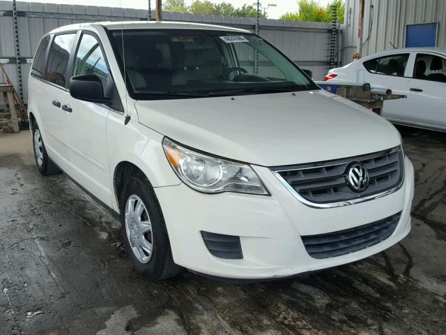 2V4RW4DG0BR626084 - 2011 VOLKSWAGEN ROUTAN S WHITE photo 1