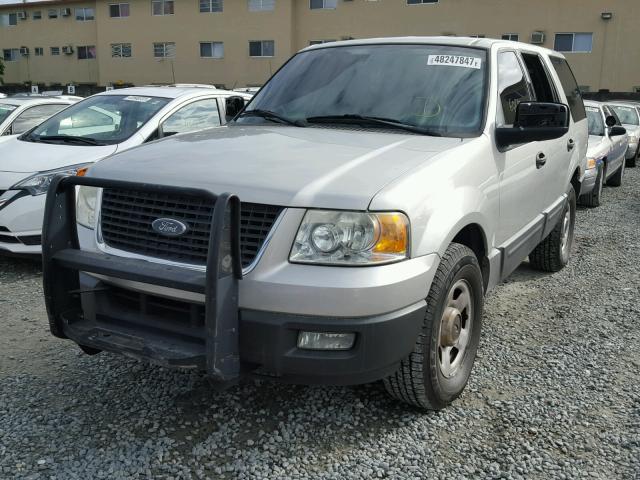 1FMPU15585LA58999 - 2005 FORD EXPEDITION SILVER photo 2