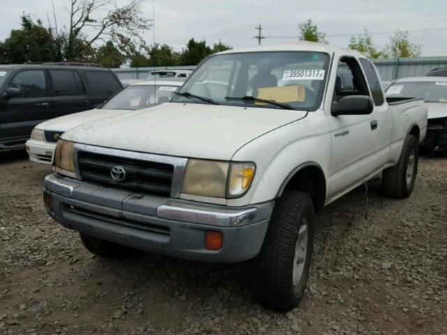 4TAWN72N8YZ680083 - 2000 TOYOTA TACOMA XTR WHITE photo 2