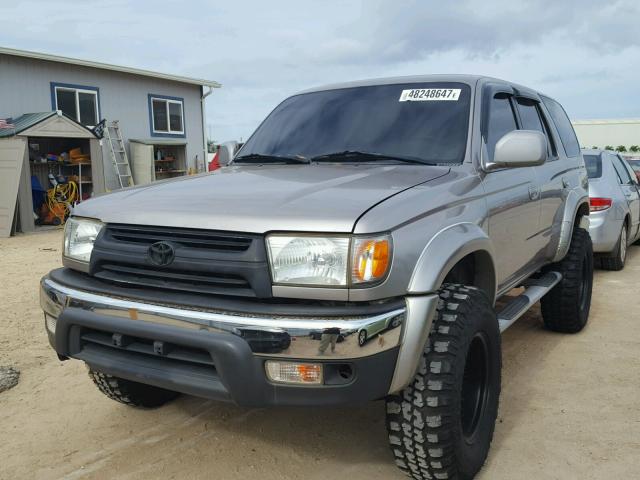 JT3GN86R520242665 - 2002 TOYOTA 4RUNNER SR GRAY photo 2