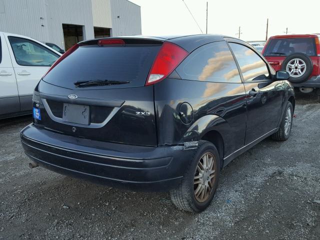 1FAFP31N76W185287 - 2006 FORD FOCUS ZX3 BLACK photo 4