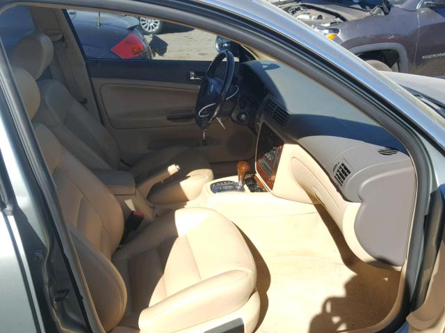 WVWTU63B35E077229 - 2005 VOLKSWAGEN PASSAT GLX 银色 照片 5