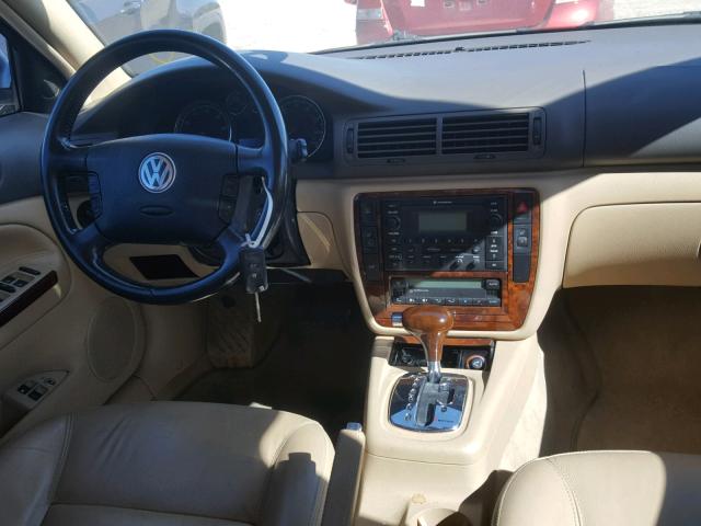 WVWTU63B35E077229 - 2005 VOLKSWAGEN PASSAT GLX 银色 照片 9