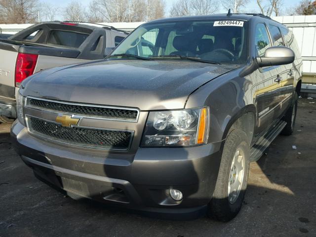 1GNSKJE3XBR381583 - 2011 CHEVROLET SUBURBAN K GRAY photo 2