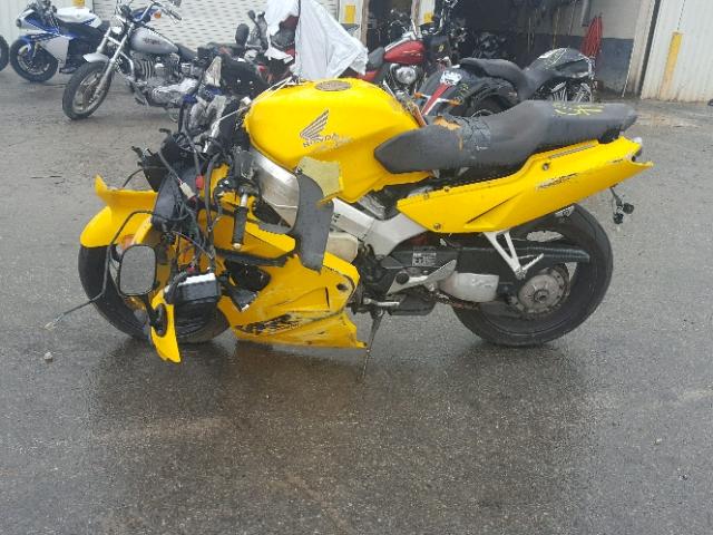 JH2RC4603YM201075 - 2000 HONDA VFR800 F1 YELLOW photo 9