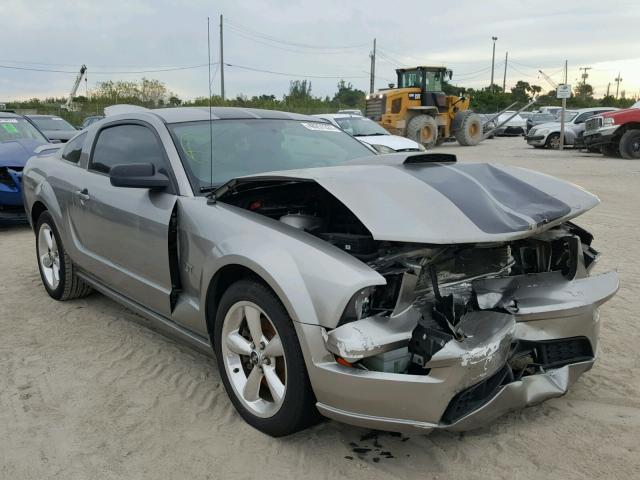 1ZVHT82H785142059 - 2008 FORD MUSTANG GT GRAY photo 1