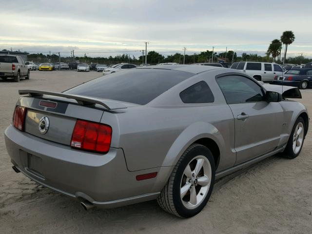 1ZVHT82H785142059 - 2008 FORD MUSTANG GT GRAY photo 4