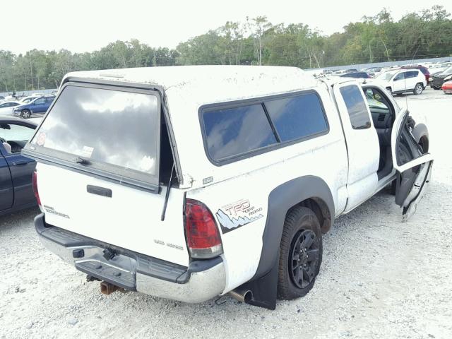 5TEUU42N28Z556635 - 2008 TOYOTA TACOMA ACC WHITE photo 4