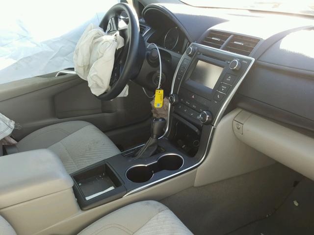 4T1BF1FK5HU308612 - 2017 TOYOTA CAMRY LE 灰色 照片 5