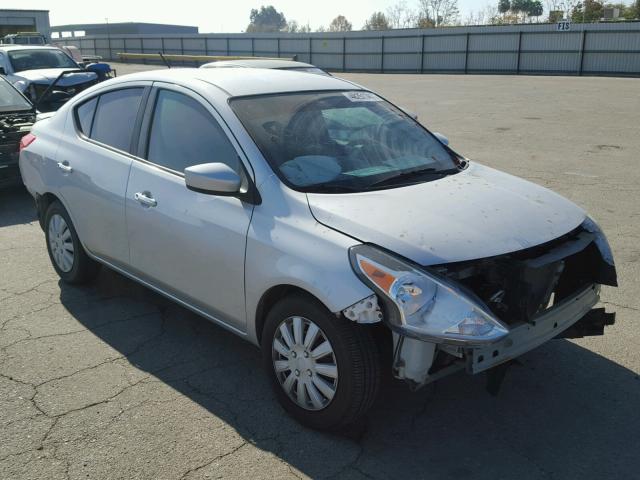 3N1CN7AP1FL832481 - 2015 NISSAN VERSA S SILVER photo 1