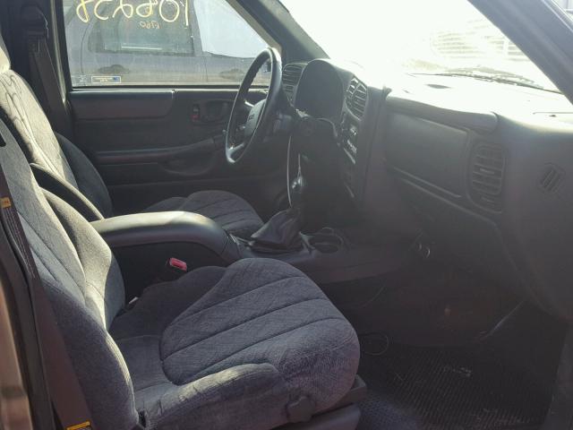 1GKDT13W7X2550474 - 1999 GMC JIMMY Bej fotoğraf 5