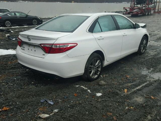 4T1BF1FK7HU649624 - 2017 TOYOTA CAMRY LE WHITE photo 4