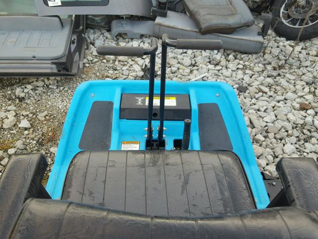 DM4261127 - 2003 DIXO LAWN MOWER BLUE photo 6