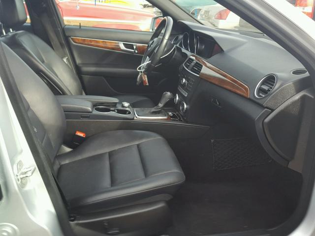 WDDGF4HB8CA622196 - 2012 MERCEDES-BENZ C 250 SILVER photo 5