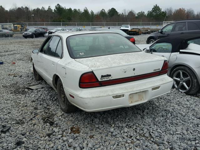 1G3HN52K0V4831451 - 1997 OLDSMOBILE 88 BASE WHITE photo 3