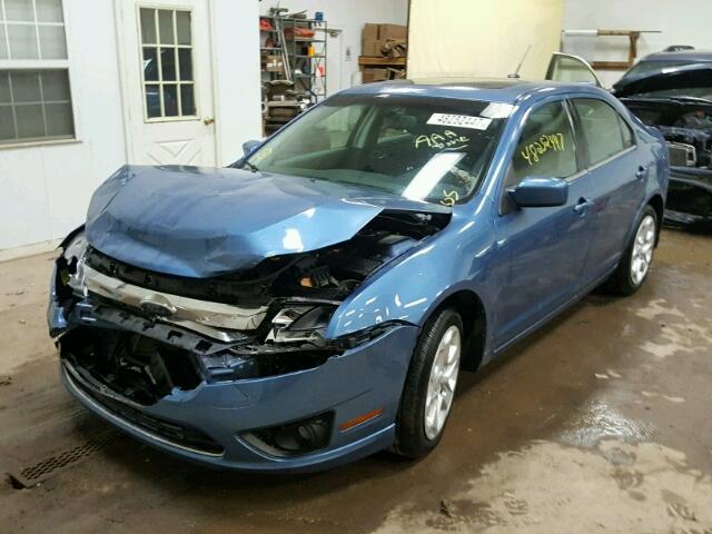 3FAHP0HAXAR198069 - 2010 FORD FUSION SE BLUE photo 2