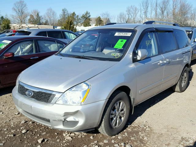 KNDMG4C72C6505861 - 2012 KIA SEDONA LX SILVER photo 2