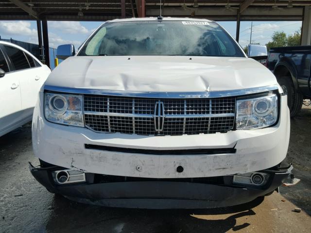 2LMDU68C39BJ05845 - 2009 LINCOLN MKX WHITE photo 9