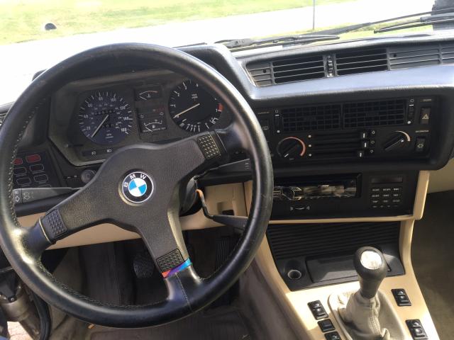 WBAEC7401F0605389 - 1985 BMW 635 CSI GOLD photo 6