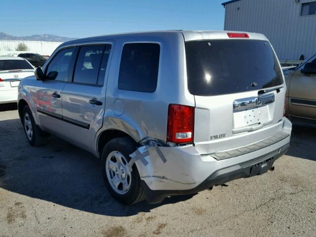 5FNYF4H21FB075766 - 2015 HONDA PILOT LX SILVER photo 3