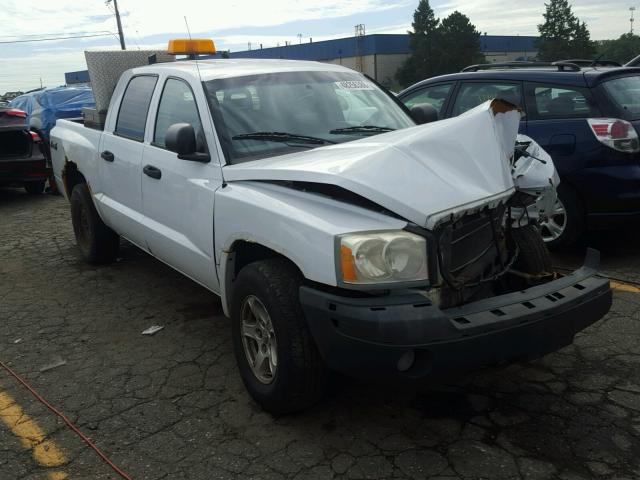 1D3HW48K85S291025 - 2005 DODGE DAKOTA QUA WHITE photo 1