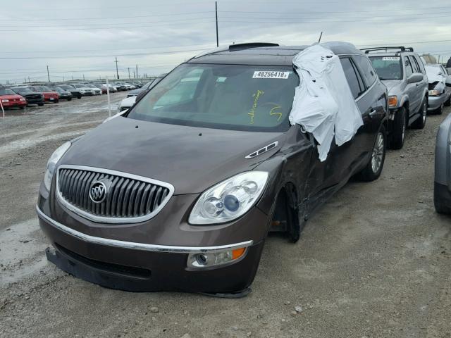 5GAKRCED6CJ312285 - 2012 BUICK ENCLAVE BROWN photo 2