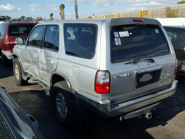 JT3GN86R120232070 - 2002 TOYOTA 4RUNNER SR SILVER photo 3