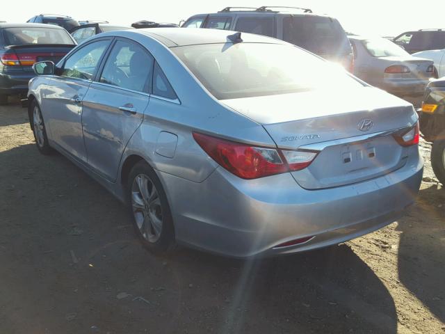 5NPEC4ACXCH329602 - 2012 HYUNDAI SONATA SE SILVER photo 3