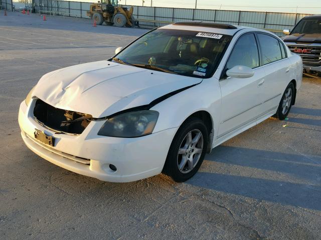 1N4AL11D45C121001 - 2005 NISSAN ALTIMA S WHITE photo 2