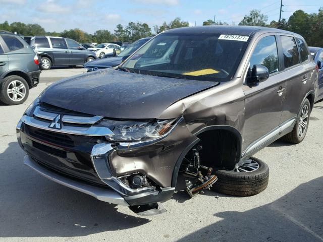 JA4AD2A3XHZ036132 - 2017 MITSUBISHI OUTLANDER BROWN photo 2