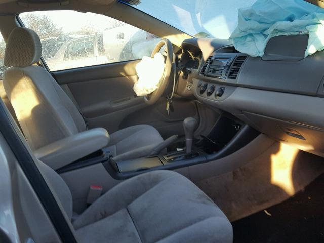 4T1BE32K73U230668 - 2003 TOYOTA CAMRY LE თაფლისფერი ფოტო 5