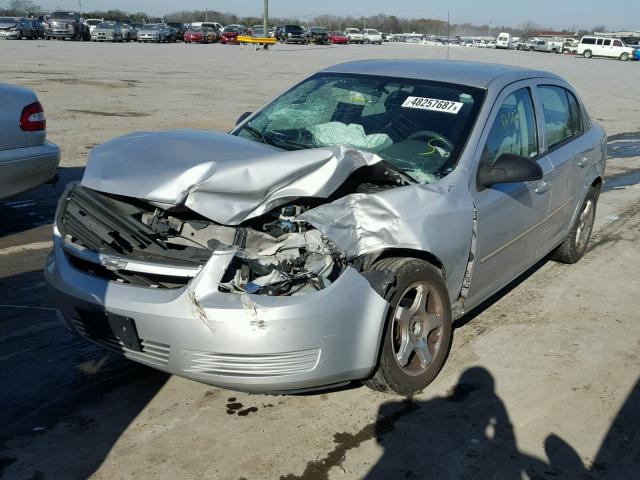 1G1AK52F657517923 - 2005 CHEVROLET COBALT SILVER photo 2