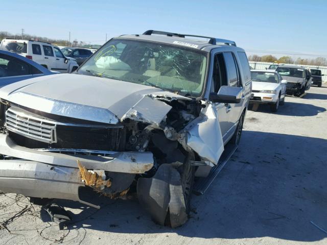 5LMFU28537LJ06423 - 2007 LINCOLN NAVIGATOR SILVER photo 2