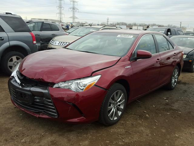 4T1BD1FK7FU173328 - 2015 TOYOTA CAMRY HYBR MAROON photo 2