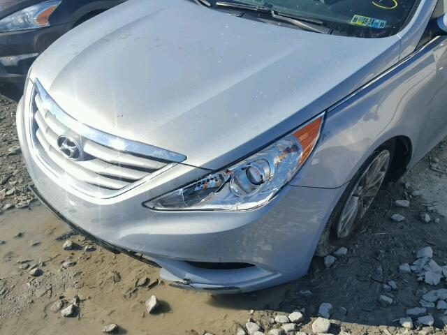 5NPEB4AC2DH614380 - 2013 HYUNDAI SONATA GLS SILVER photo 9