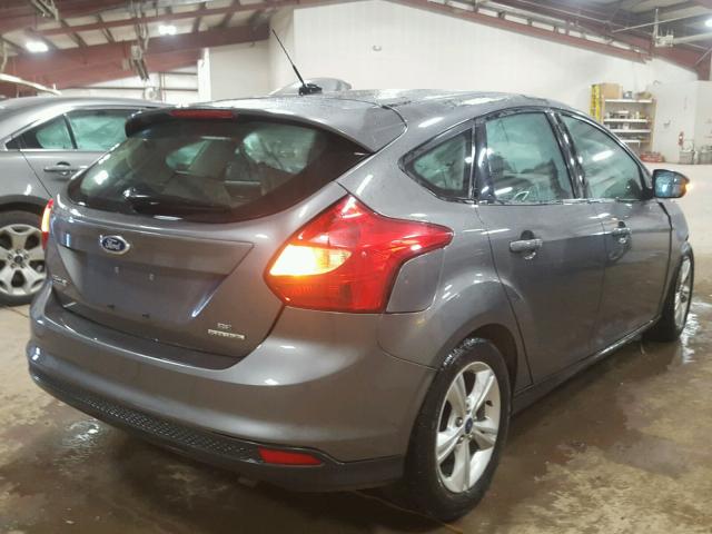 1FADP3K23EL148684 - 2014 FORD FOCUS SE CHARCOAL photo 4