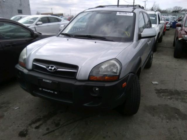 KM8JN12D19U935430 - 2009 HYUNDAI TUCSON SE SILVER photo 2