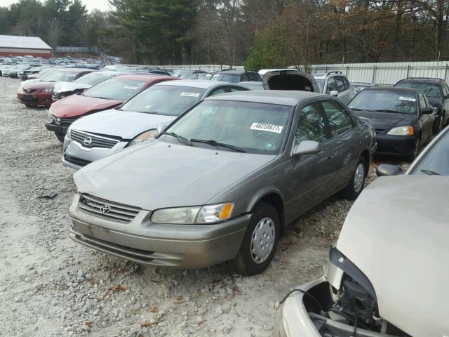 4T1BG22K1WU361216 - 1998 TOYOTA CAMRY CE TAN photo 2