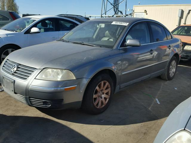 WVWPD63B02P347924 - 2002 VOLKSWAGEN PASSAT GLS SILVER photo 2