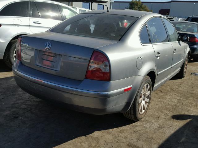 WVWPD63B02P347924 - 2002 VOLKSWAGEN PASSAT GLS SILVER photo 4