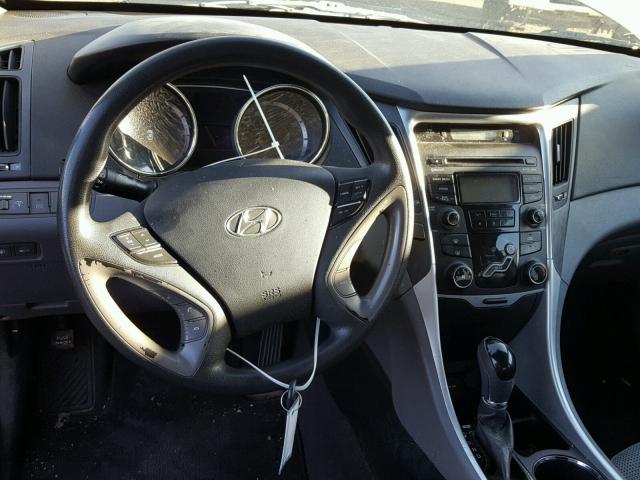 5NPEB4AC6DH654123 - 2013 HYUNDAI SONATA GLS GRAY photo 9